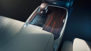 Lexus LS official interior