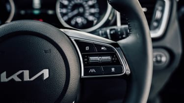 Kia XCeed PHEV - steering wheel detail