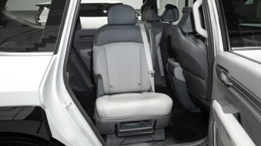Kia EV9 - rotating seat