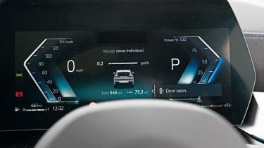BMW X2 - driver display