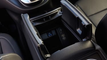 Mercedes V-Class - front storage