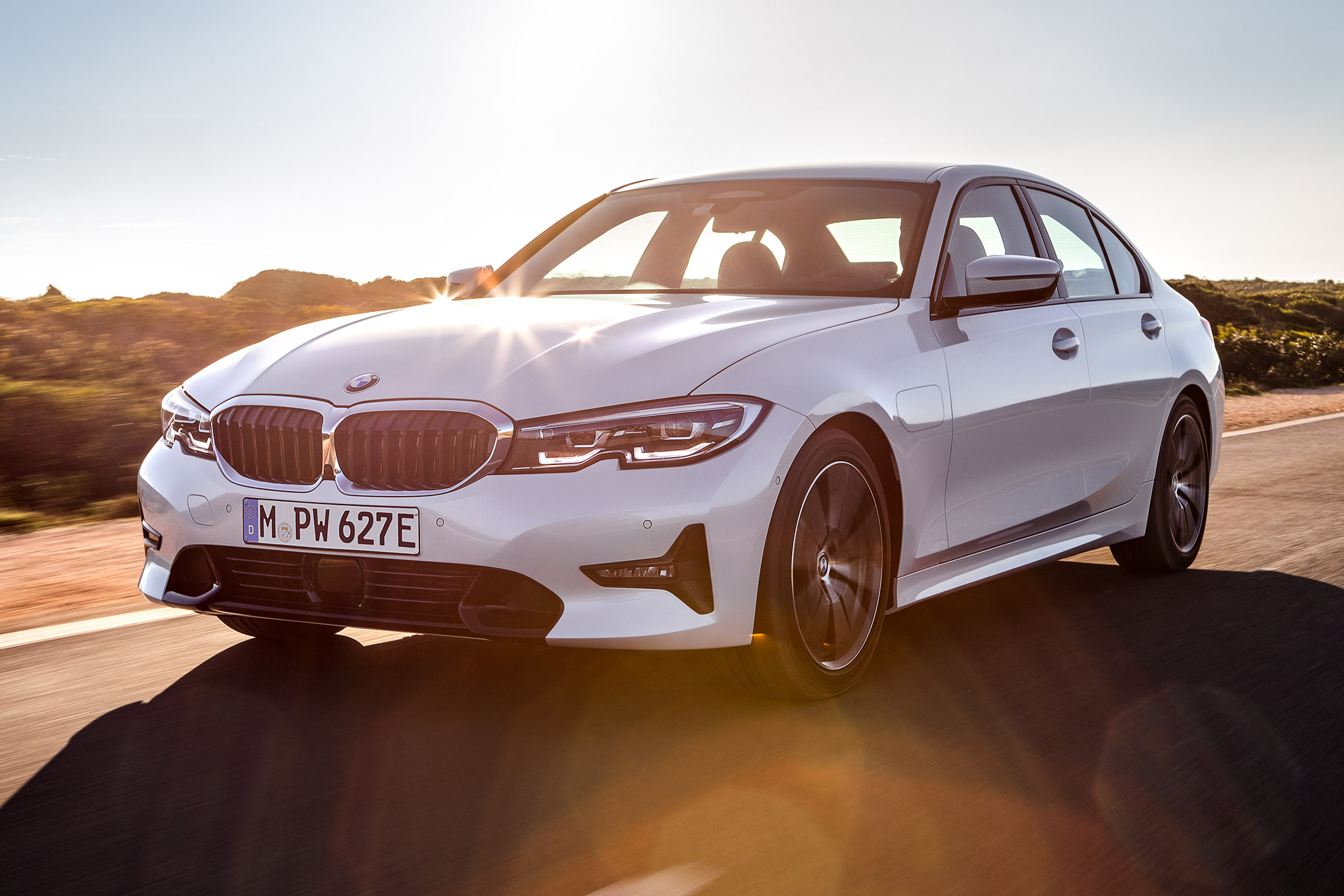 New BMW 330e Touring plug-in hybrid to join saloon in 2020 | Auto Express