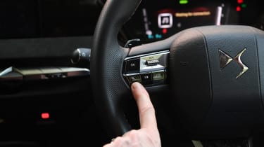 DS 4 E-Tense - steering wheel controls