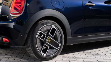 MINI Cooper SE Convertible - side detail