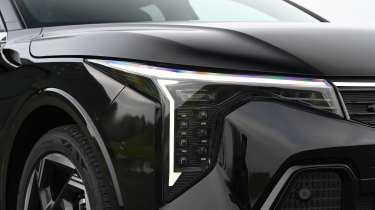 Kia K4 - front light