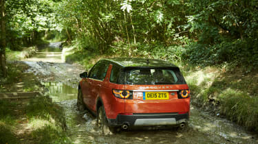 Land Rover Discovery Sport - rear off-road