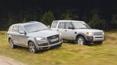 Audi Q7 vs Land Rover Discovery