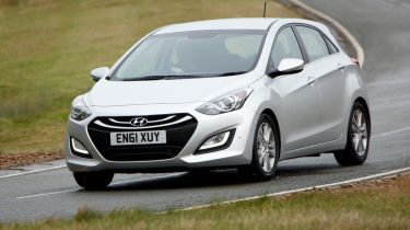 Hyundai i30 front cornering