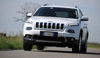 Jeep-Cherokee-diesel-front