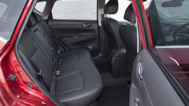 Nissan Pulsar 1.5 dCi Tekna rear seats
