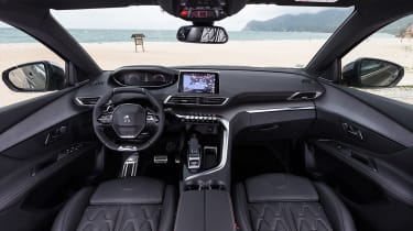Peugeot 5008 2017 interior