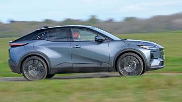 Toyota C-HR+ - dynamic side profile
