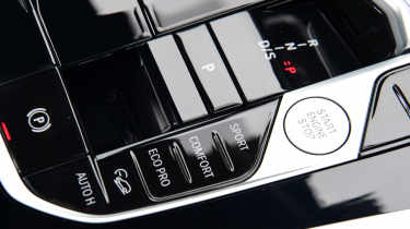 BMW X6 xDrive40i - gear selector