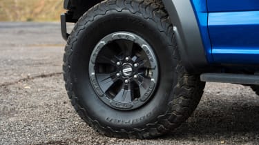 Ford F-150 Raptor pick-up truck - wheel