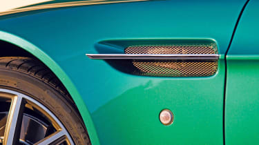 Aston Martin Vantage S Roadster vents