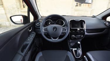 Renault Clio old vs new - Mk4 interior