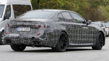 BMW M5 Hybrid - rear tracking