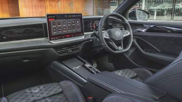 Volkswagen Passat Estate UK - cabin