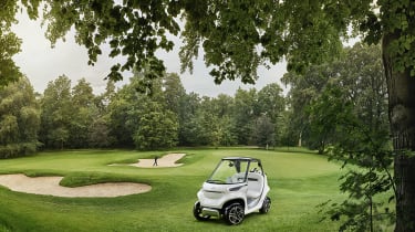 Mercedes Style Edition Garia - on golf course