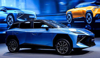 Omoda 4 - front