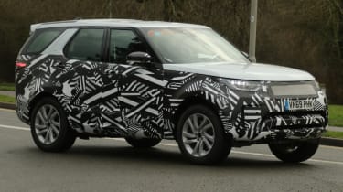 2020 Land Rover Discovery - spied - front 3/4 tracking
