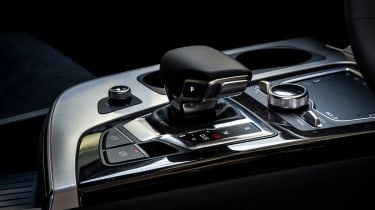 Audi Q7 e-tron 2016 - centre console