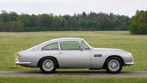 Aston Martin DB5 - coupe side