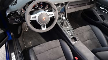 Porsche 911 Targa GTS interior