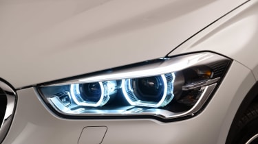 BMW X1 2015 light