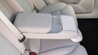 Volvo ES90 - rear armrest