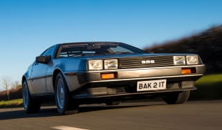 DMC DeLorean - front