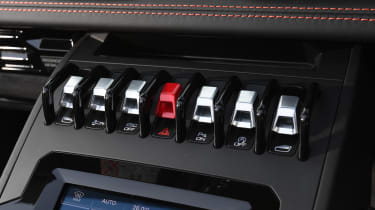 Lamborghini Huracan Evo Spyder - buttons