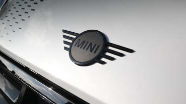MINI Cooper JCW - bonnet badge