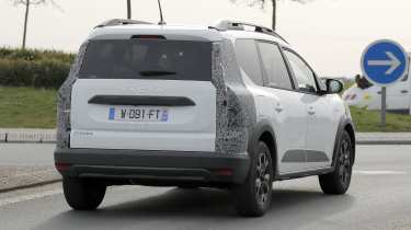 Dacia Jogger facelift (camouflaged) - rear