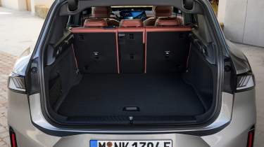 BMW iX3 50 xDrive - boot