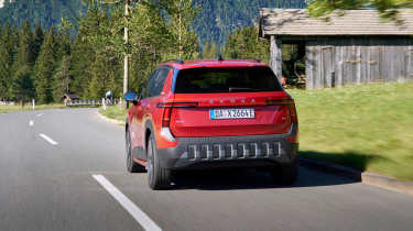 Skoda Epiq - rear tracking