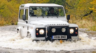 Land Rover Defender 2.2D XS front