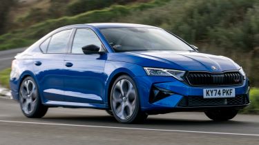 Skoda Octavia vRS - front cornering