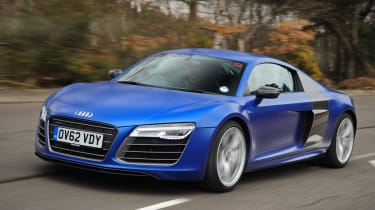Audi R8 coupe front tracking