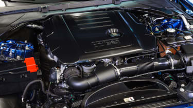 Jaguar XE 2.0D - engine