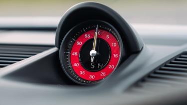 Porsche 911 GT3 - clock