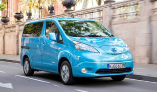 Nissan e-NV200 - front