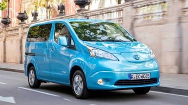 nissan env200 combi