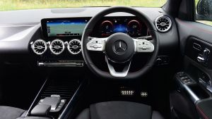 Mercedes%20GLA%20vs%20Volvo%20XC40-41.jpg
