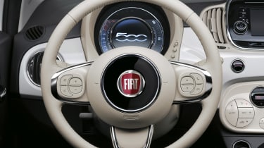 Fiat 500 2015 - steering wheel shot