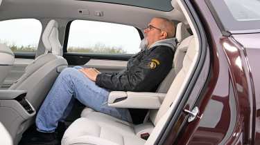 Volvo ES90 - rear seats