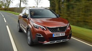 3008 minutes in a Peugeot 3008 - front tracking