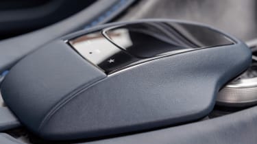 Aston Martin DB11 - controls