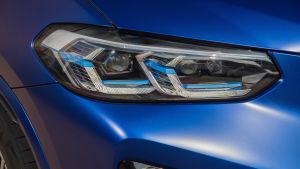 BMW X3 M - front lights