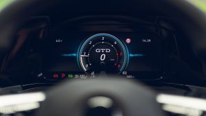 Volkswagen Golf GTD - dials